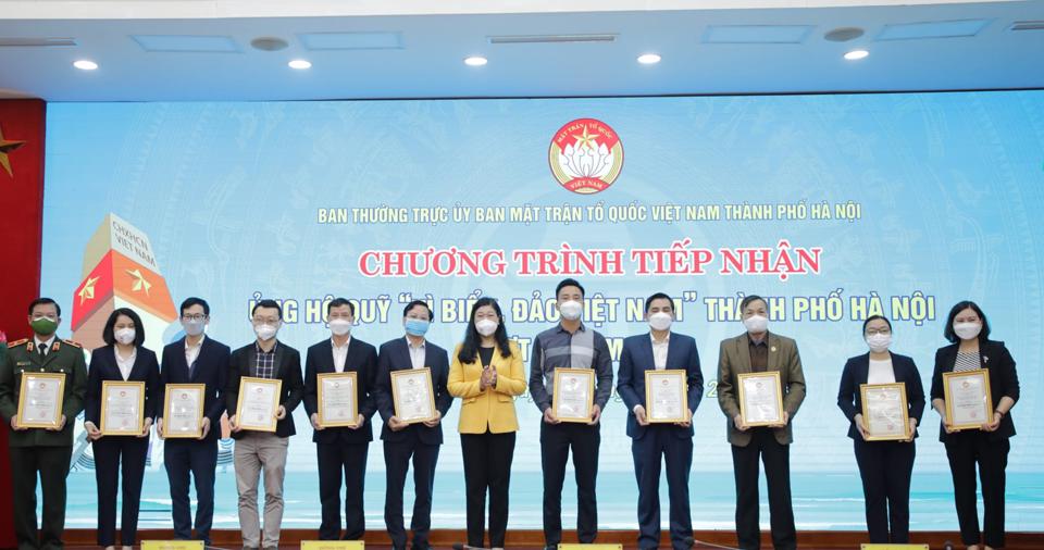 Hà Nội tiếp nhận gần 26 tỷ đồng ủng hộ Quỹ “Vì biển, đảo Việt Nam”